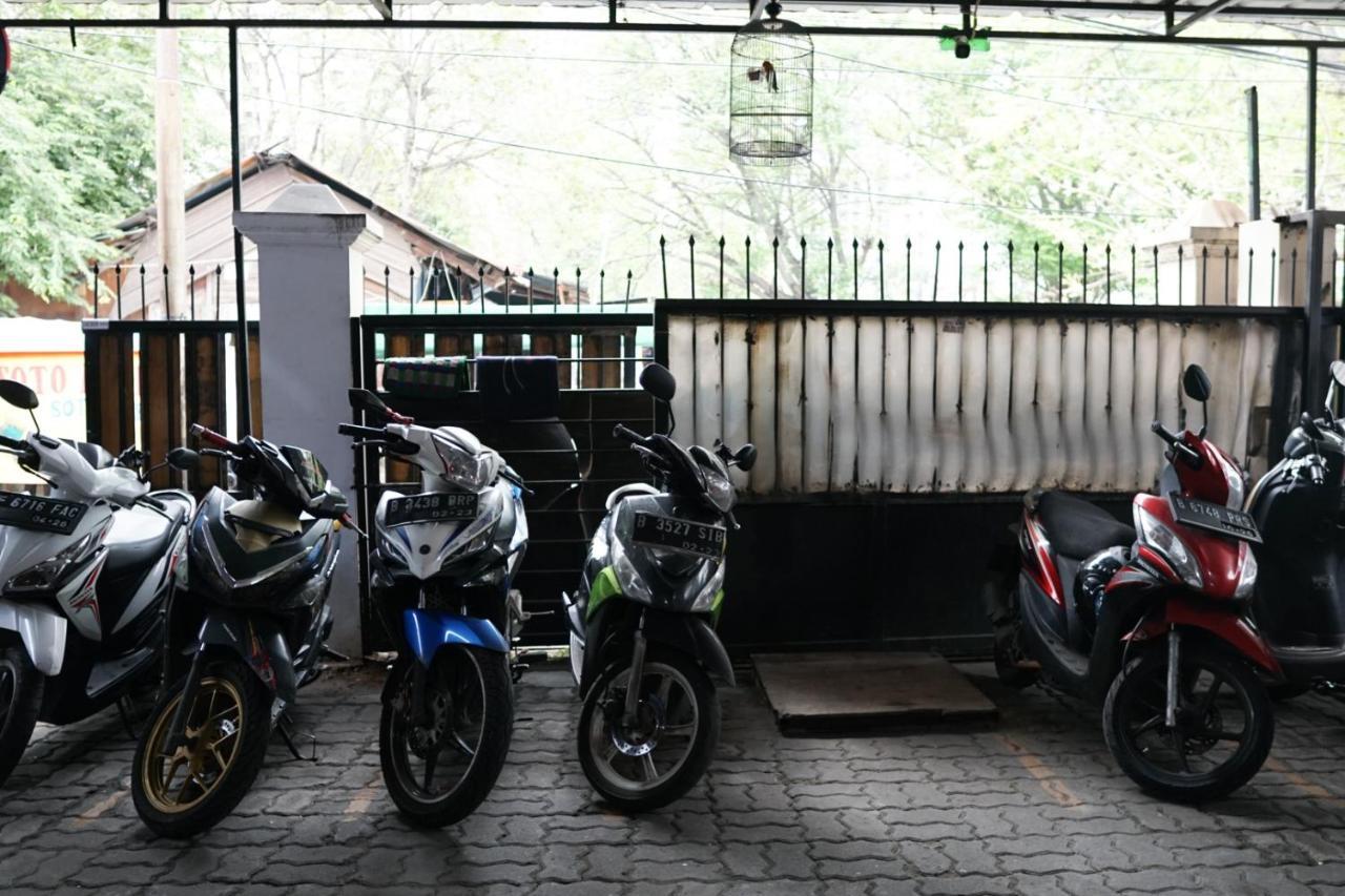 Cosmo Tanjung Duren Mitra Reddoorz Jakarta Exterior photo