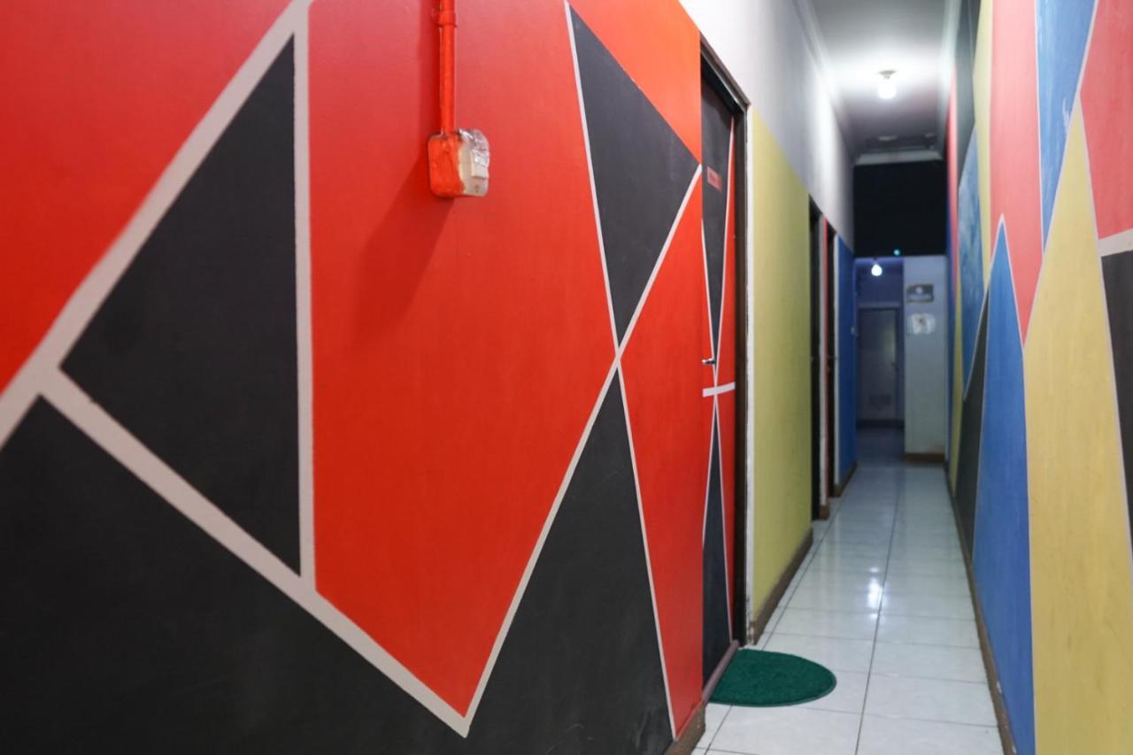 Cosmo Tanjung Duren Mitra Reddoorz Jakarta Exterior photo