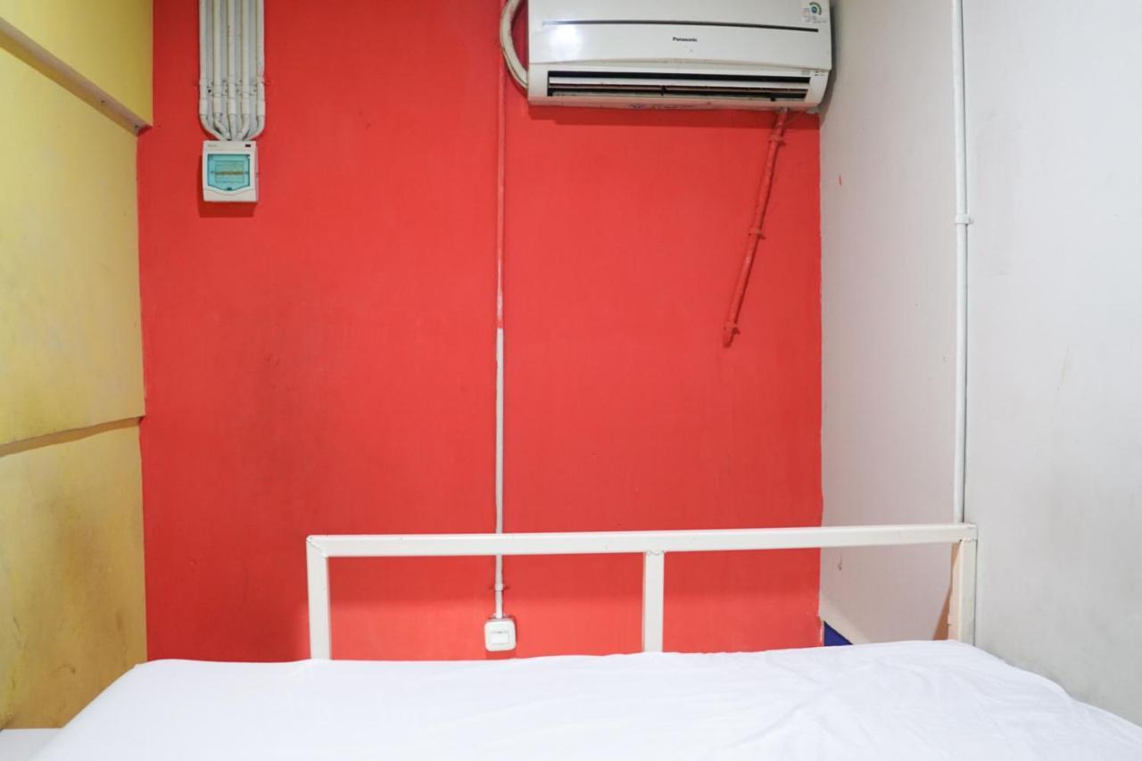 Cosmo Tanjung Duren Mitra Reddoorz Jakarta Exterior photo