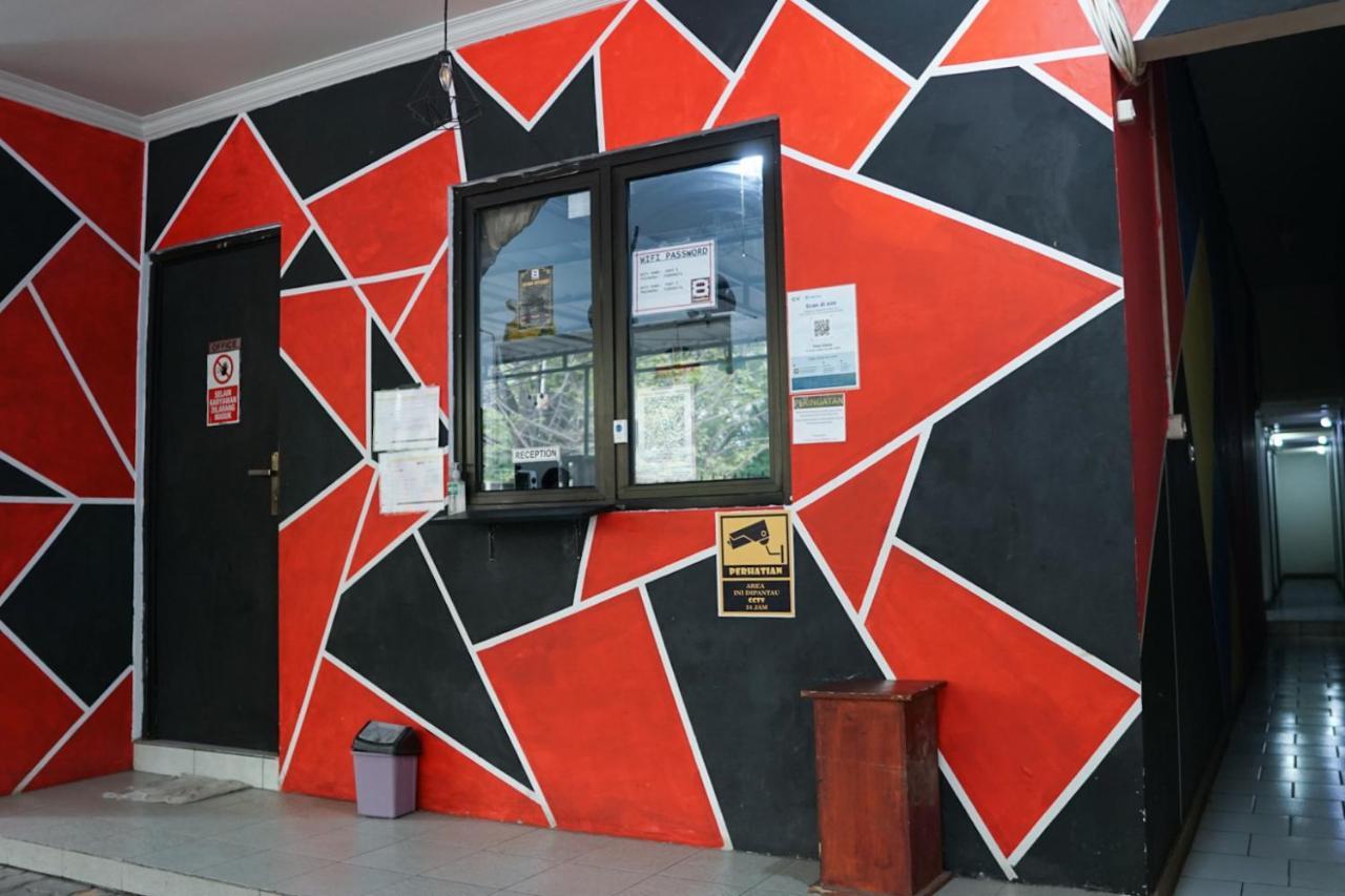 Cosmo Tanjung Duren Mitra Reddoorz Jakarta Exterior photo