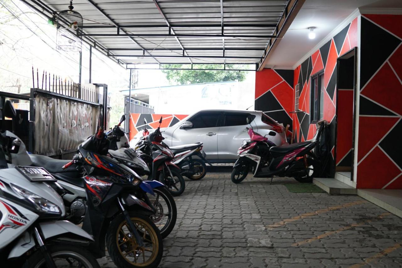 Cosmo Tanjung Duren Mitra Reddoorz Jakarta Exterior photo