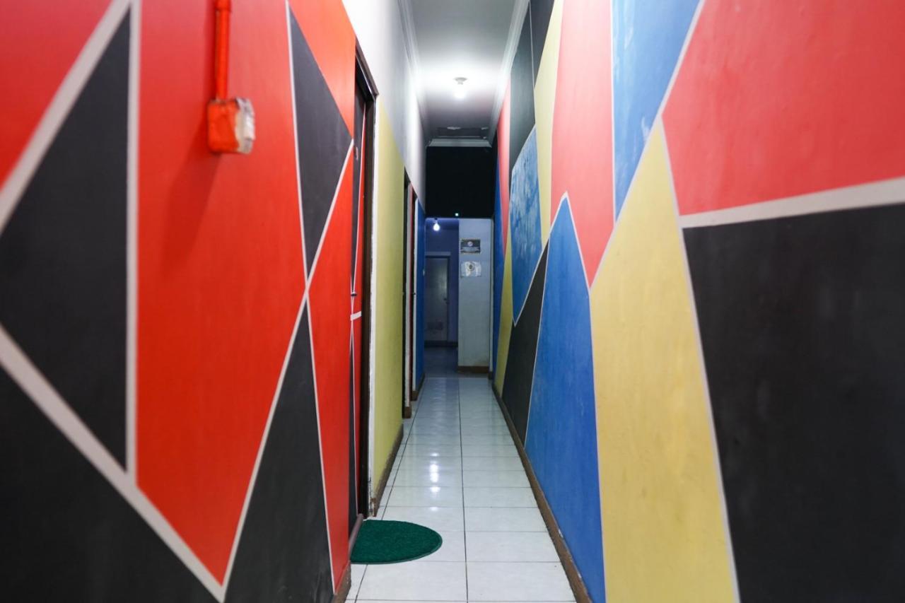 Cosmo Tanjung Duren Mitra Reddoorz Jakarta Exterior photo